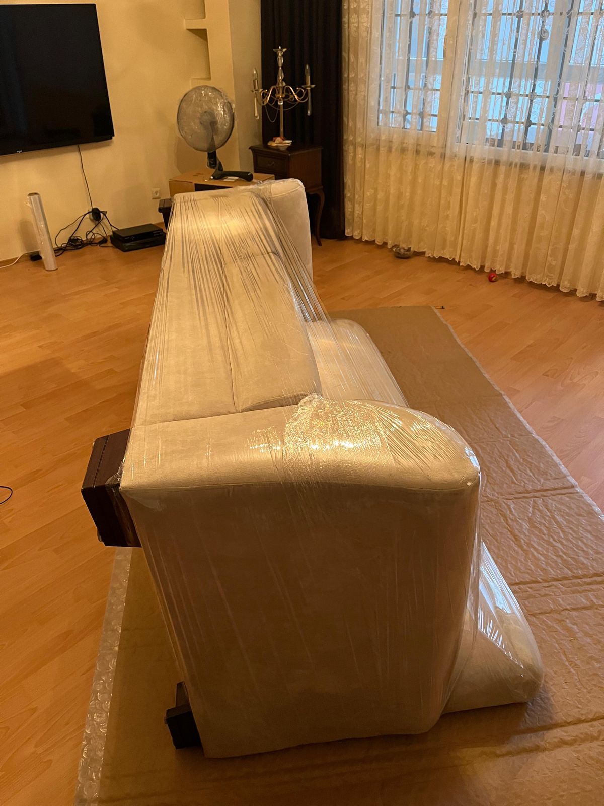 Balonlu naylonla paketlenmiş koltuk taşıma