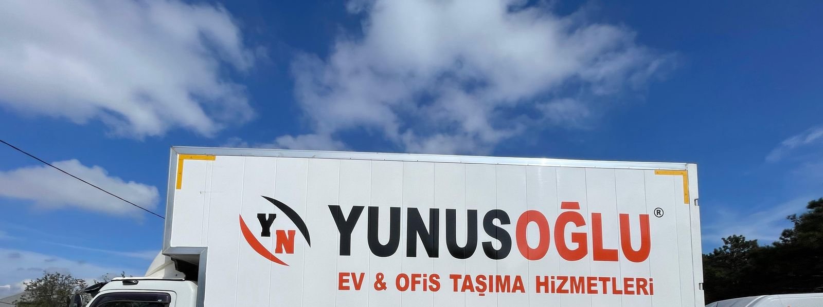 Yunusoğlu Nakliyat logolu nakliye kamyonu